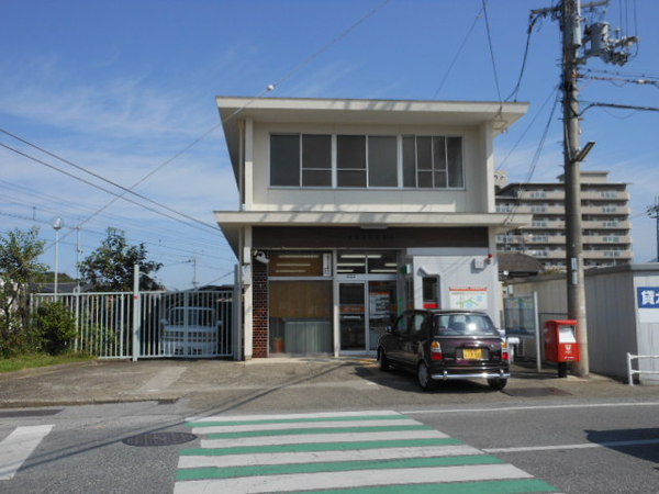 　彦根岡町郵便局（郵便局）／273m　彦根口駅前の郵便局です。