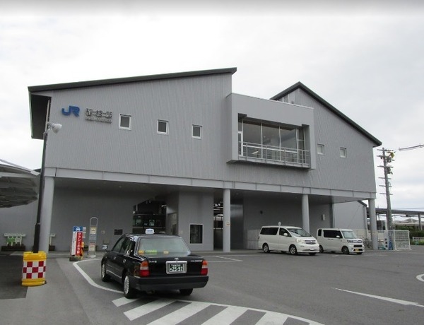 　稲枝駅(JR 東海道本線)（駅）／407m　