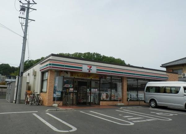 花の木　セブンイレブン彦根岡町店（コンビニ）／300m　