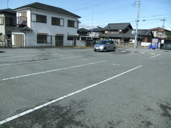 セジュール彦根東山　駐車場　